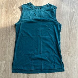 Lululemon muscle tank